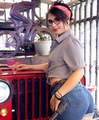 В Москве я предлагаю широкий спектр услуг, которые оставят в тебе незабываемые впечатления. Прекрасная внешность и чувственность - лишь малая часть меня. Я горячая и страстная, умею дарить удовольствие и наслаждение. Мои возможности безграничны, будь то классический или эротический массаж, ролевые игры или фетиш, я знаю, как доставить настоящее наслаждение. Отзывы говорят сами за себя - мои клиенты оставались довольными и возвращались снова и снова. Приглашаю посмотреть мои фото в профиле и прикоснуться к предвкушению незабываемых моментов. Живу в Москве и готова встречаться круглосуточно. Ты заслуживаешь лучшего, доверься мне и раскроем все свои сокровенные желания вместе! ✨💋🌸 2958, 19 лет